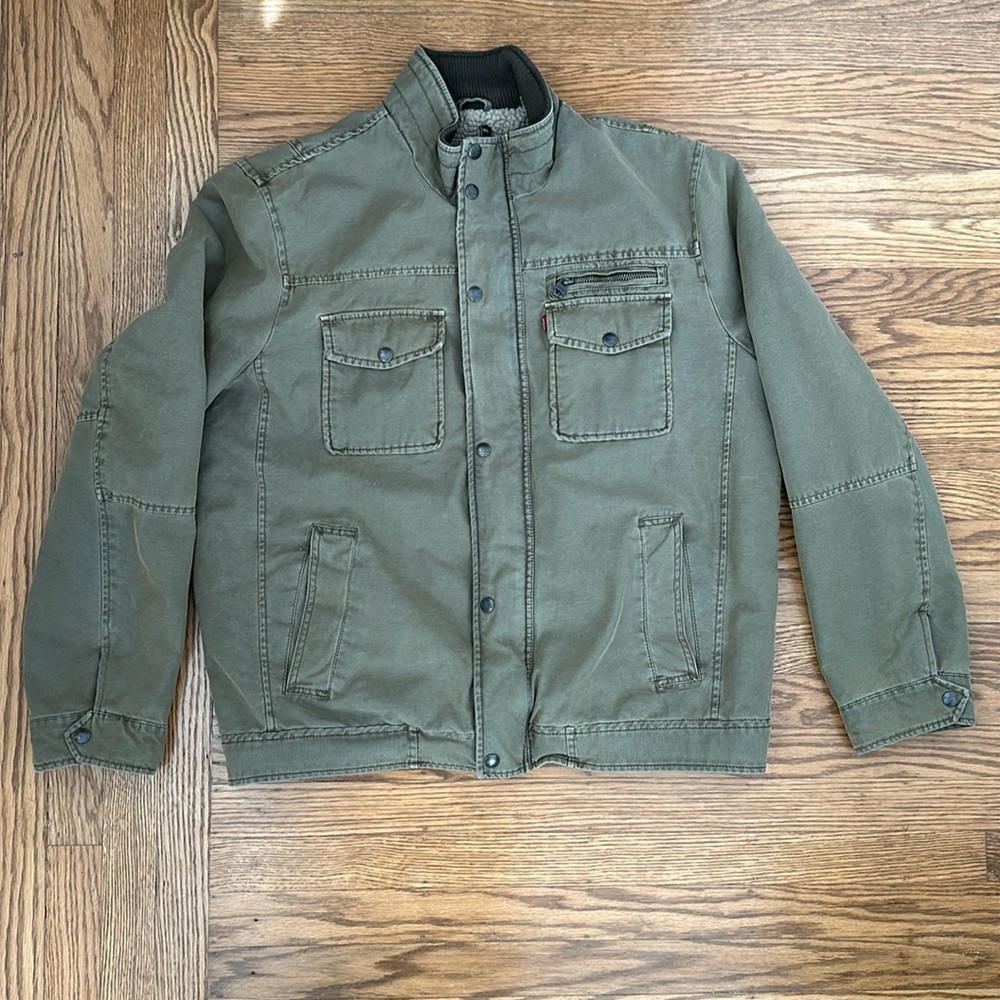 Men’s Levi’s Olive Green Sherpa Lined Field Jacket size Large